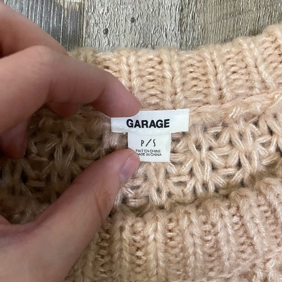 Selling a super soft and comfortable American eagle sweater! - Picture 3 of 4